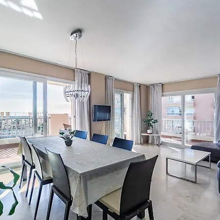 83-beachfront Apartment, Apartment