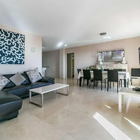 83-beachfront Apartment,